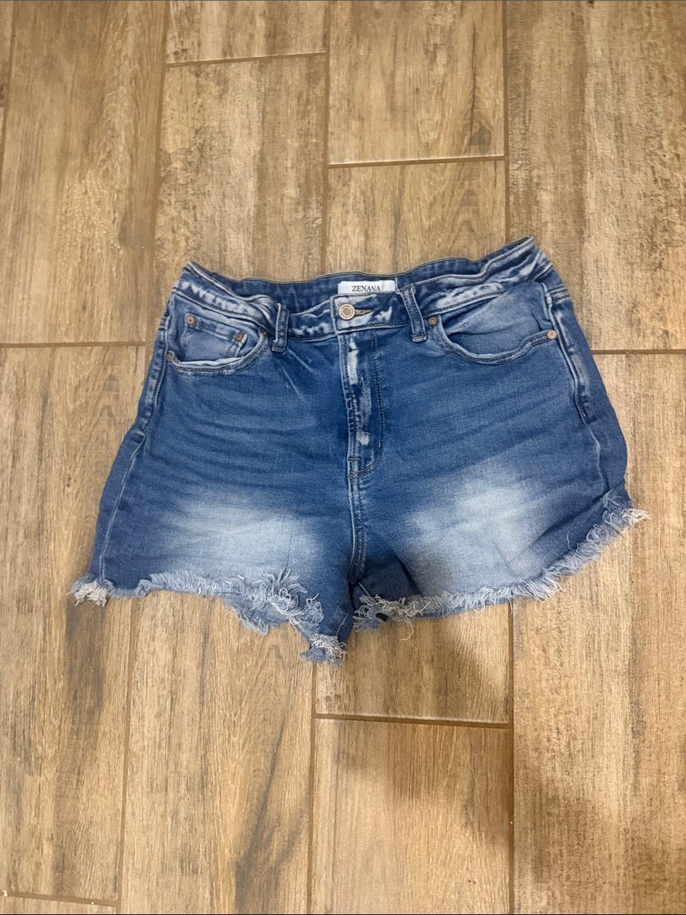 Zenana Outfitters Frayed Hem Mid-Blue Denim Shorts